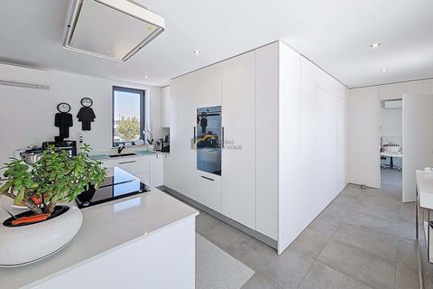 Villa a Alcantarilha, Faro, Alcantarilha - € 1.250.000 | Ref: OP154 - foto 10