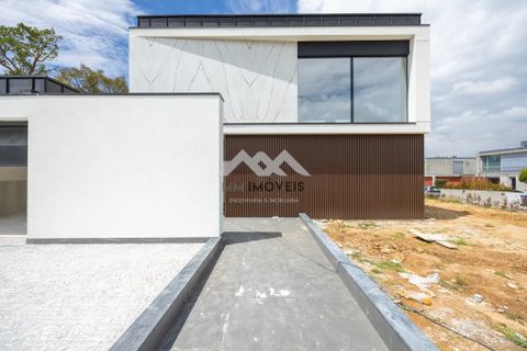 Villa a Serzedo, Porto, Serzedo - € 850.000 | Ref: MM319/25VNG/RJ(1) - foto 2