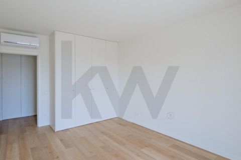 Apartament a Alges, Lisbon, Alges - € 3.000/mes | Ref: KWPT-032669 - foto 12