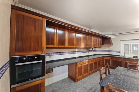 Villa i Belas, Lisbon, Belas - € 380.000 | Ref: 001.083.019 - foto 14