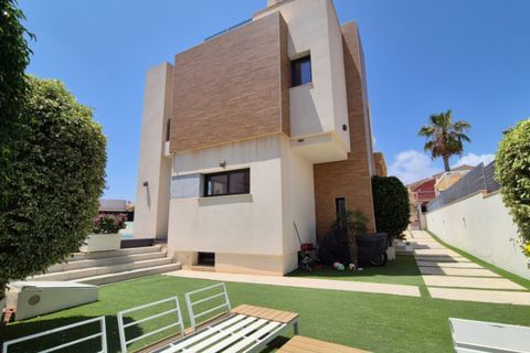 Villa a Torrevieja, Alicante, Torrevieja - € 785.000 | Ref: MLSC4750121 - foto 6