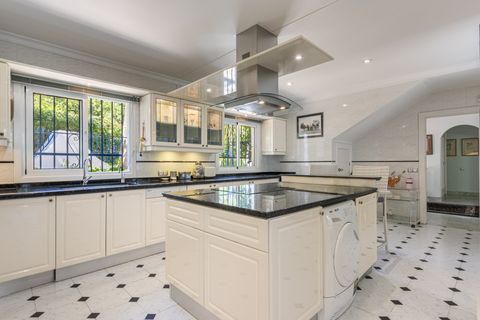 Villa i Marbella, Malaga, Marbella - € 2.900.000 | Ref: NEWV9438 - foto 6