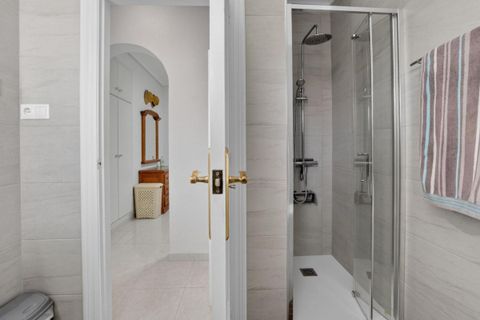 Villa - Playa Flamenca, Alicante, Playa Flamenca - € 495 000 | Réf : 200-4801 - photo 18