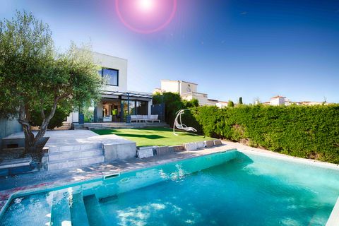 Villa a Empuriabrava, Gerona, Empuriabrava - € 1.150.000 | Ref: W-049N0R - foto 2