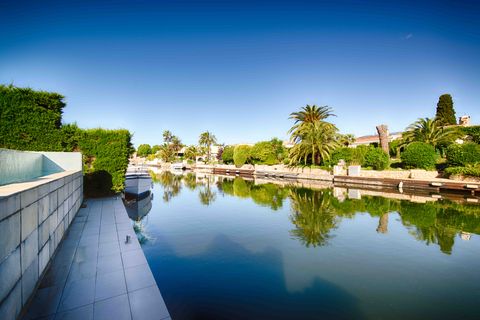 Villa a Empuriabrava, Gerona, Empuriabrava - € 1.150.000 | Ref: W-049N0R - foto 4