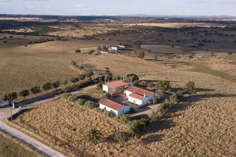 Farm hus i Mourao, Evora, Mourao - € 450.000 | Ref: C0484-00505 - foto 1