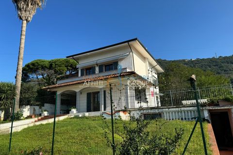 Villa a Carrara, Massa and Carrara, Carrara - € 500.000 | Ref: 3704 - foto 2