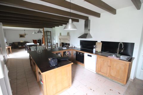 Villa a Chassiecq, Charente, Chassiecq - € 224.700 | Ref: BVI85081 - foto 4
