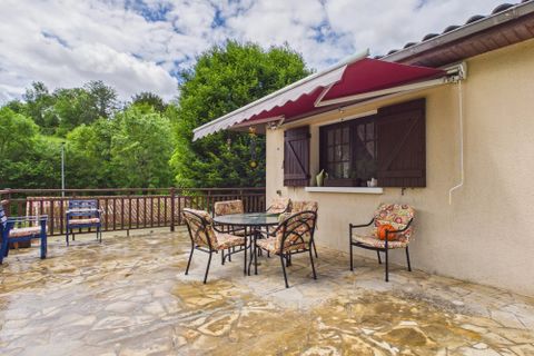 Villa a Confolens, Charente, Confolens - € 249.300 | Ref: BVI83776 - foto 2