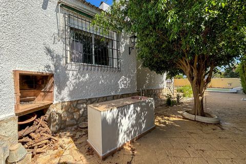 Villa a Torrevieja, Alicante, Torrevieja - € 2.500/mes | Ref: CHA00750 - foto 5