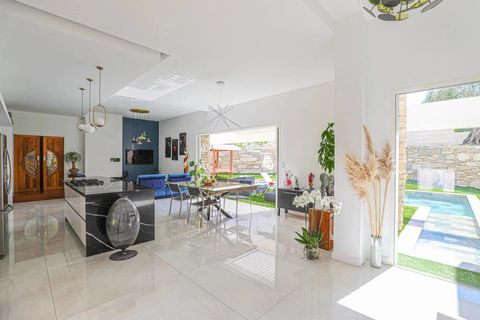 Villa a La Ciotat, Bouches-du-Rhone, La Ciotat - € 1.850.000 | Ref: HH-16179017 - foto 2