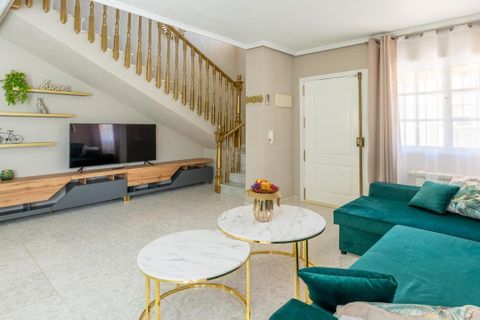 Villa a Punta Prima, Alicante, Punta Prima - € 325.000 | Ref: WV2596 - foto 13