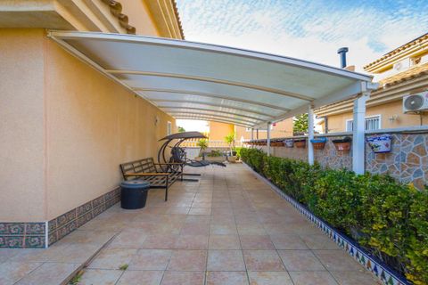 Villa a Punta Prima, Alicante, Punta Prima - € 325.000 | Ref: WV2596 - foto 9