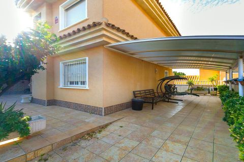 Villa a Punta Prima, Alicante, Punta Prima - € 325.000 | Ref: WV2596 - foto 8