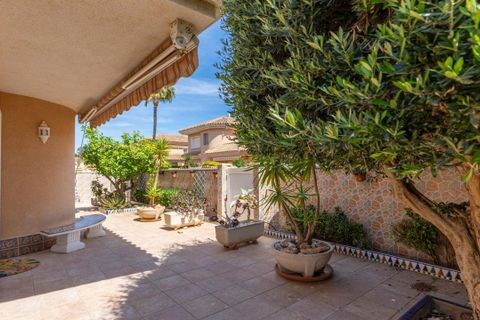 Villa a Punta Prima, Alicante, Punta Prima - € 325.000 | Ref: WV2596 - foto 7