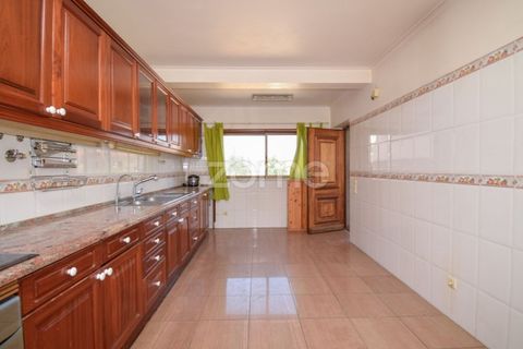 Villa i Carcavelos, Lisbon, Carcavelos - € 1.995.000 | Ref: ZMPT580164 - foto 29