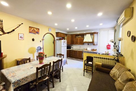 Lejlighed i Naples, Naples, Naples - € 180.000 | Ref: IZD-1662 - foto 1