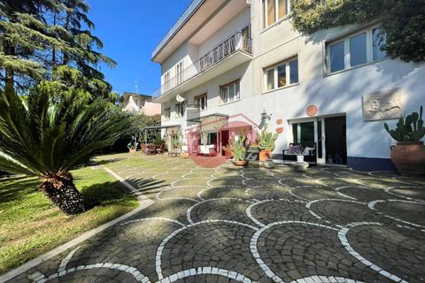 Villa a Benevento, Benevento, Benevento - € 1.500/mes | Ref: AA39891 - foto 2