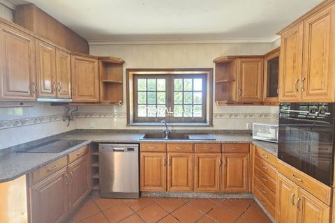 Villa i Aveiro, Aveiro, Aveiro - € 330.000 | Ref: VEN-4230 - foto 1