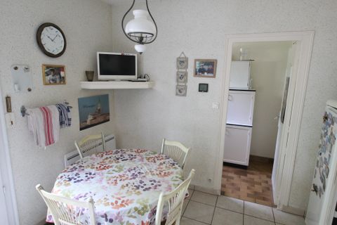 Villa a Aunac, Charente, Aunac - € 200.000 | Ref: BVI85335 - foto 6