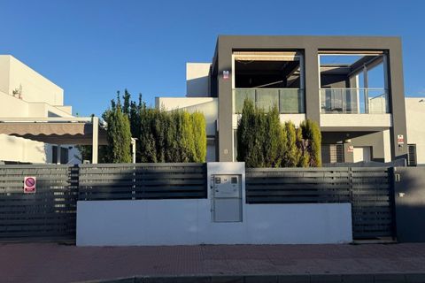 Byhus i Torrevieja, Alicante, Torrevieja - € 349.900 | Ref: AG19MLSC1475005 - foto 1