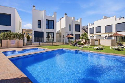 Villa i Punta Prima, Alicante, Punta Prima - € 429.000 | Ref: CSPX-30455 - foto 1