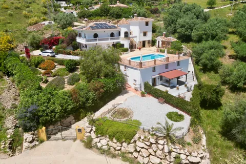 Villa i Alcaucin, Malaga, Alcaucin - € 695.000 | Ref: IRE2616 - foto 1