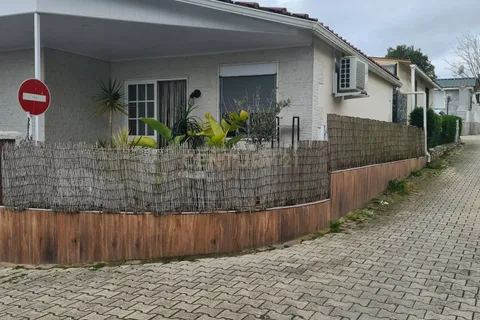 Villa i Almada, Setubal, Almada - € 125.000 | Ref: C0283-01209 - foto 2
