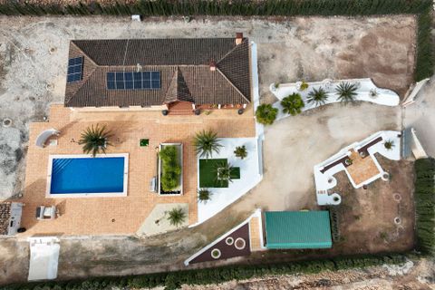 Villa i Pinoso, Alicante, Pinoso - € 399.995 | Ref: IZ-565-EXIZ - foto 2
