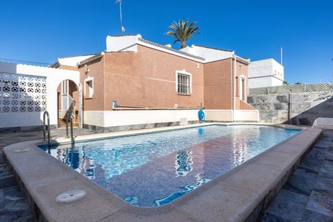 Villa a La Torreta, Alicante, La Torreta - € 330.000 | Ref: MLSC8622866 - foto 2