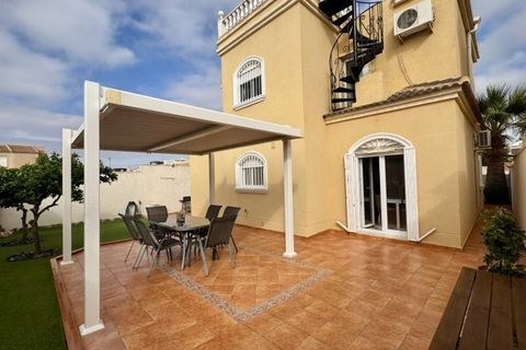 Villa i Torrevieja, Alicante, Torrevieja - € 398.995 | Ref: MLSC3047670/13477 - foto 3