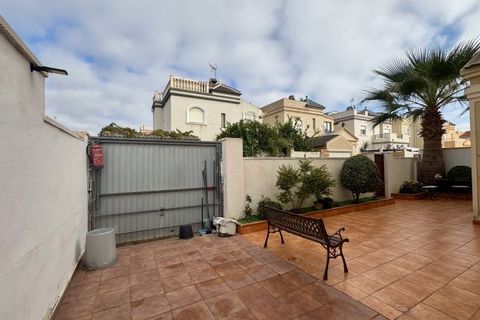 Villa i Torrevieja, Alicante, Torrevieja - € 398.995 | Ref: MLSC3047670/13477 - foto 11