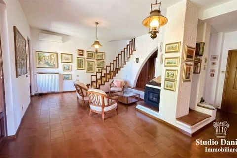 Villa a Carate Brianza, Monza and Brianza, Carate Brianza - € 390.000 | Ref: AR-Via Bezzecca - foto 3
