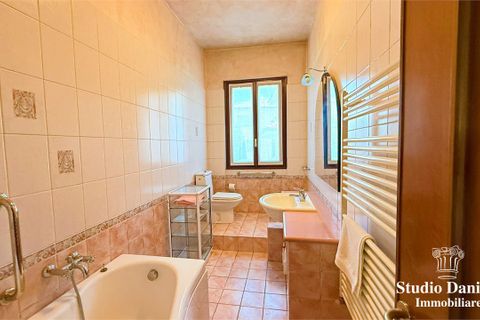 Villa a Carate Brianza, Monza and Brianza, Carate Brianza - € 390.000 | Ref: AR-Via Bezzecca - foto 9