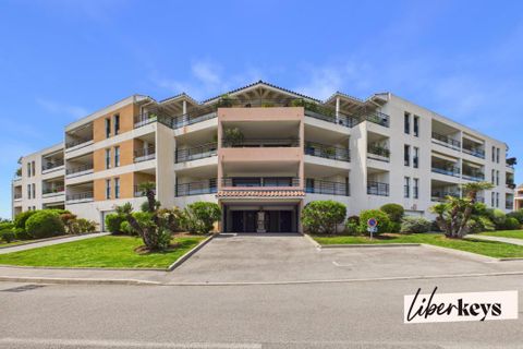 Lejlighed i Saint-Raphaël, Var, Saint-Raphaël - € 599.000 | Ref: DOM32067 - foto 13