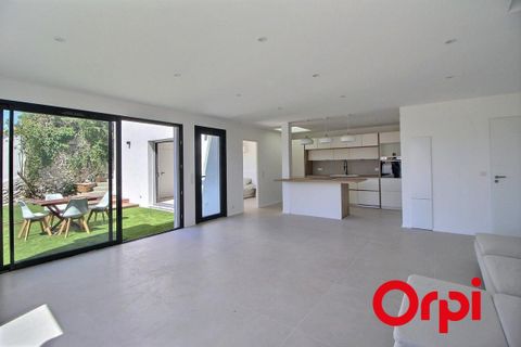 Villa a Marseille, Bouches-du-Rhone, Marseille - € 3.000/mes | Ref: 4XXK-V40-QI6 - foto 3