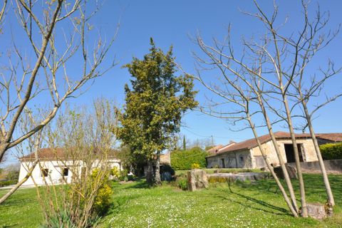 Villa a Aubeterre-sur-Dronne, Charente, Aubeterre-sur-Dronne - € 230.050 | Ref: BVI84810 - foto 2