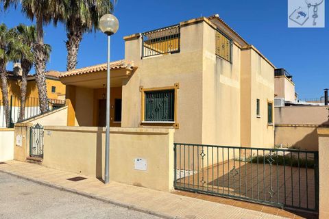 Villa - Almoradi, Alicante - photo 1