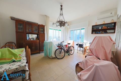 Villa i Taranto, Taranto, Taranto - € 180.000 | Ref: 180 - foto 11