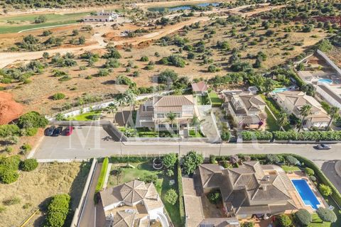Villa i Estombar, Faro, Estombar - € 1.450.000 | Ref: Spy-00187 - foto 19