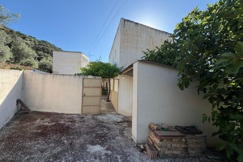 Landejendom i Iznajar, Cordoba, Iznajar - € 88.950 | Ref: ID4426 - foto 1