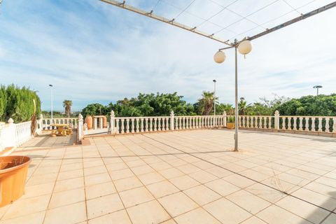 Villa a Torrevieja, Alicante, Torrevieja - € 449.000 | Ref: 32399 - foto 2