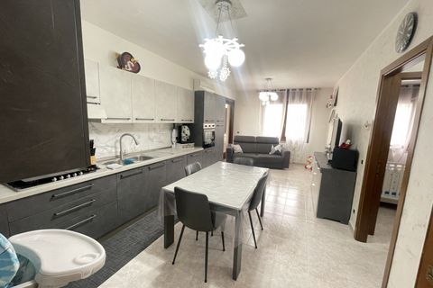 Lejlighed i Suzzara, Mantua, Suzzara - € 85.000 | Ref: 2685 - foto 2