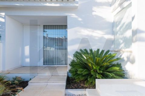 Villa a Carcavelos, Lisbon, Carcavelos - € 1.550.000 | Ref: KWPT-032980 - foto 4