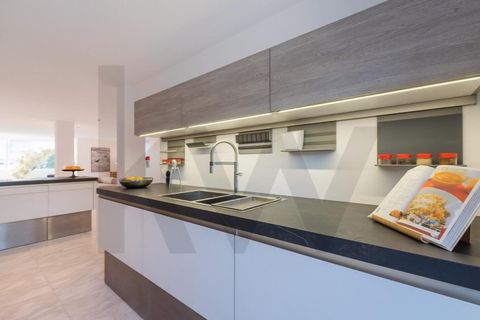 Villa a Carcavelos, Lisbon, Carcavelos - € 1.550.000 | Ref: KWPT-032980 - foto 9