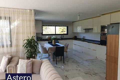 Villa a Loudeac, Cotes-d'Armor, Loudeac - € 295.900 | Ref: getkey_u_530420654 - foto 2