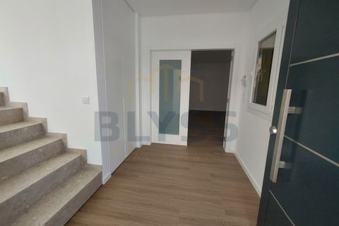 Villa i Amadora, Lisbon, Amadora - € 698.000 | Ref: 3052A - foto 2