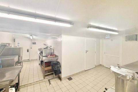 L'establiment comercial a Ernee, Mayenne, Ernee - € 142.583 | Ref: 202522 - foto 4