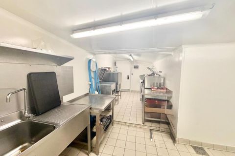 L'establiment comercial a Ernee, Mayenne, Ernee - € 142.583 | Ref: 202522 - foto 5