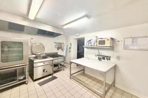 L'establiment comercial a Ernee, Mayenne, Ernee - € 142.583 | Ref: 202522 - foto 6